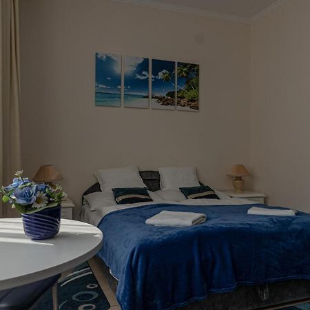 Quelle Villa Hajdúszoboszló Exteriör bild