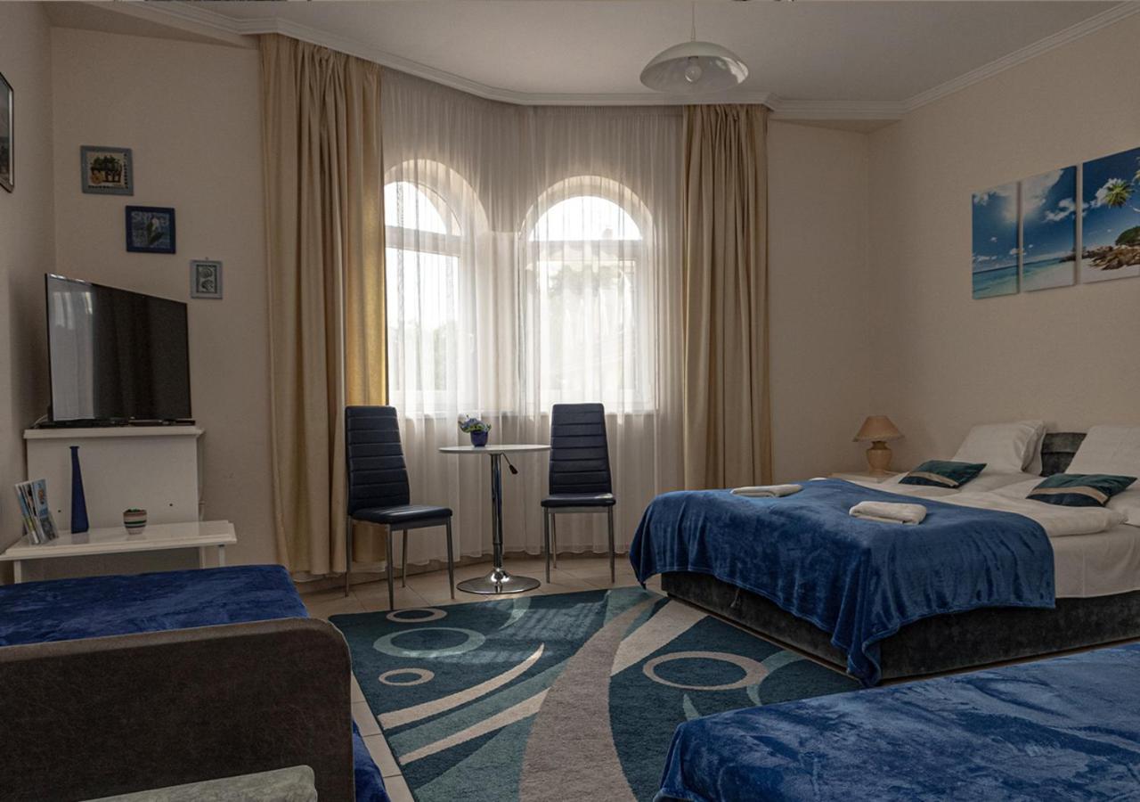 Quelle Villa Hajdúszoboszló Exteriör bild